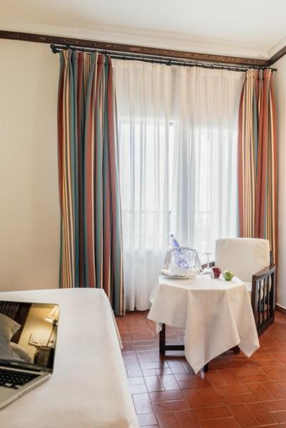 Parador De Manzanares Quarto foto